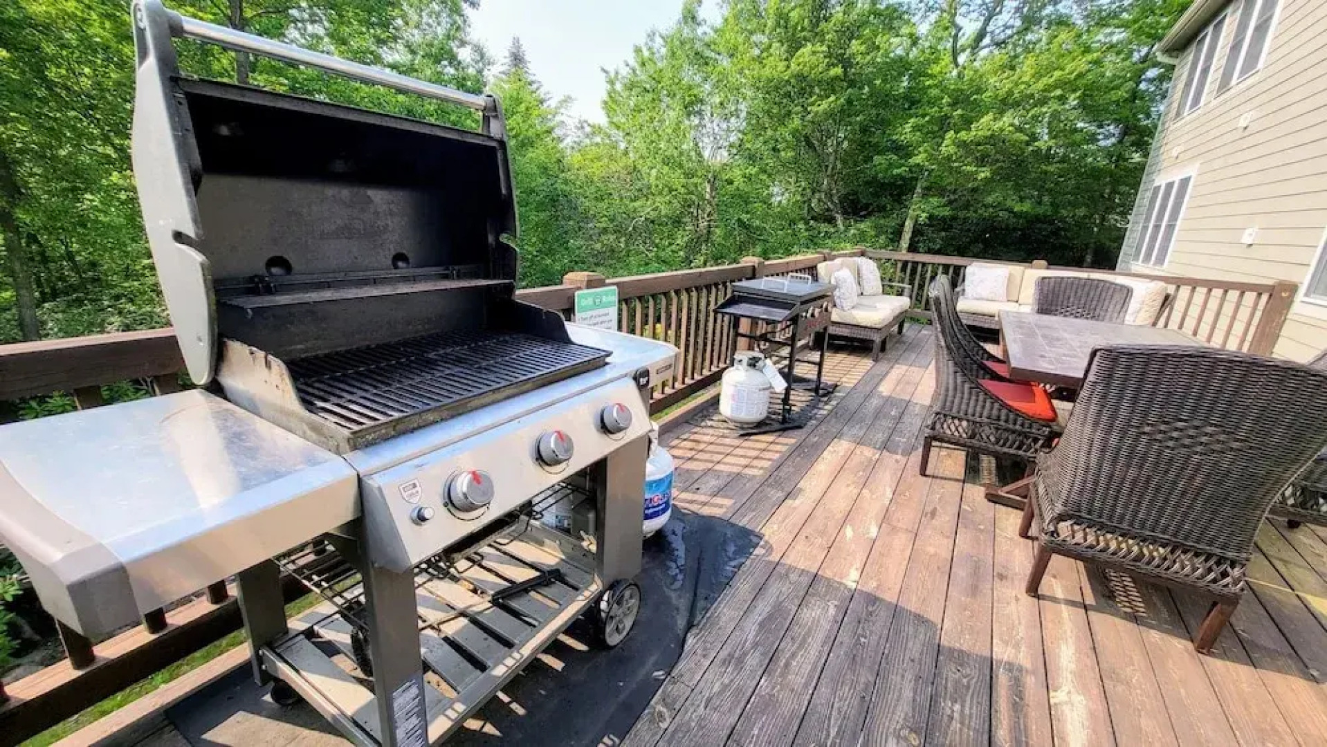 The Nest at Pinecrest by Avantstay Hot Tub Spacious Deck Game Room Fire Pit