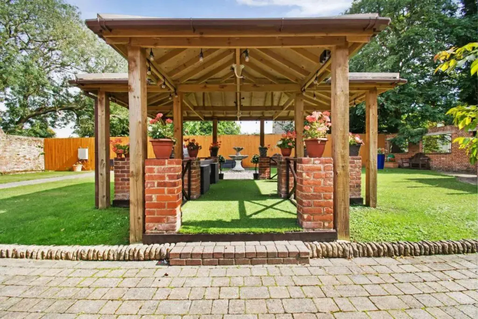 Sturmer Hall Hotel & Conference Centre