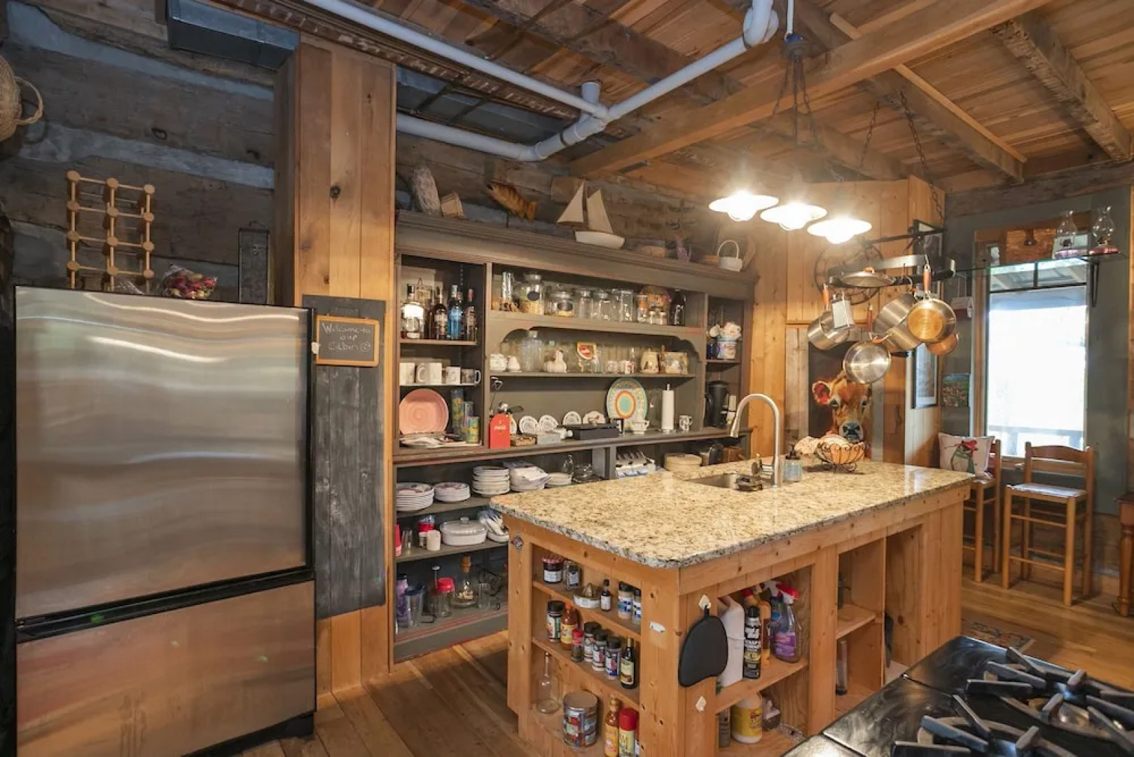 Historic Family Cabin to Watch the Sunset with 270 degree views of Kentucky Lake