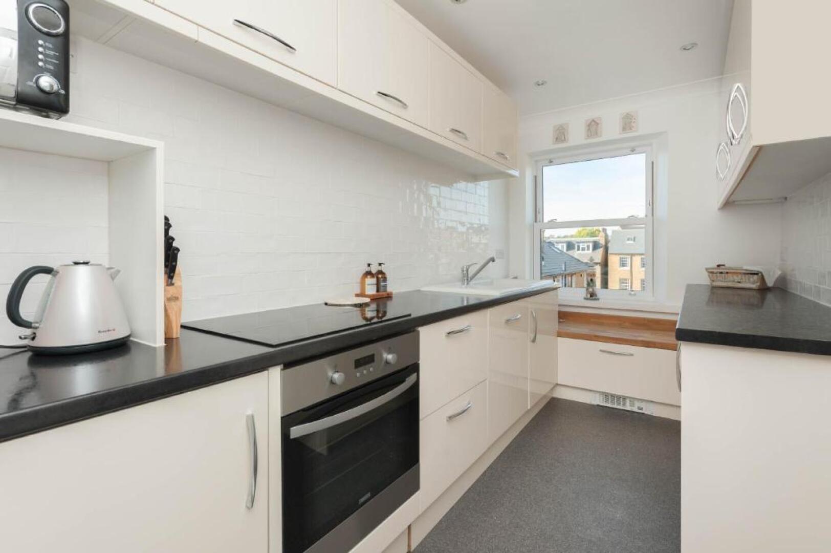 Luxury Two Bedroom Apartment with Fantastic Panoramic Sea Views