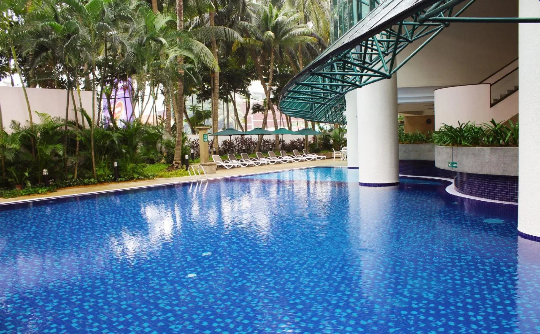 Ambassador Row Hotel Suites by Lanson Place