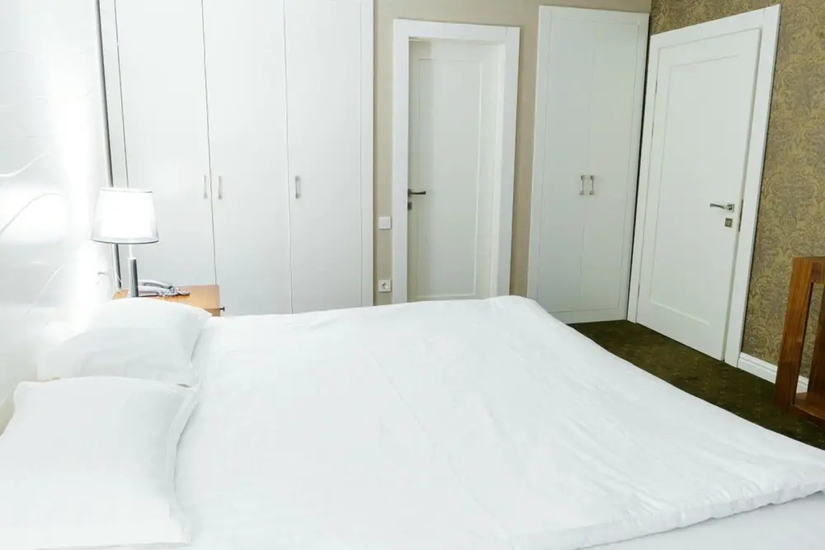 Отель The Square