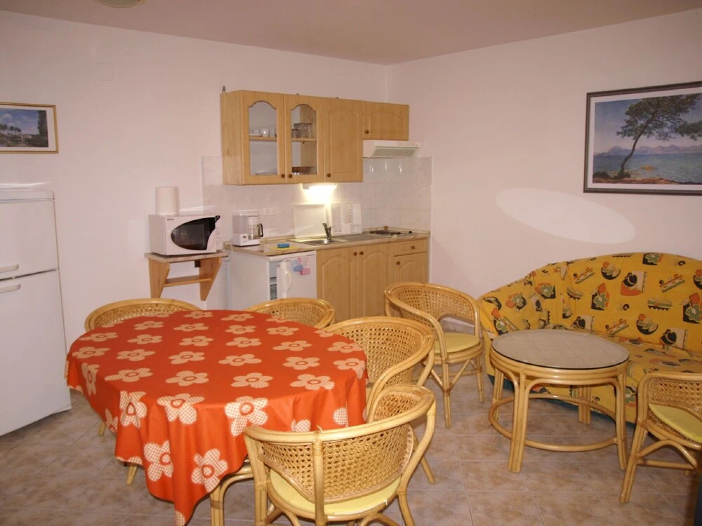 Amarillo 5 Balatonm Riaf rd