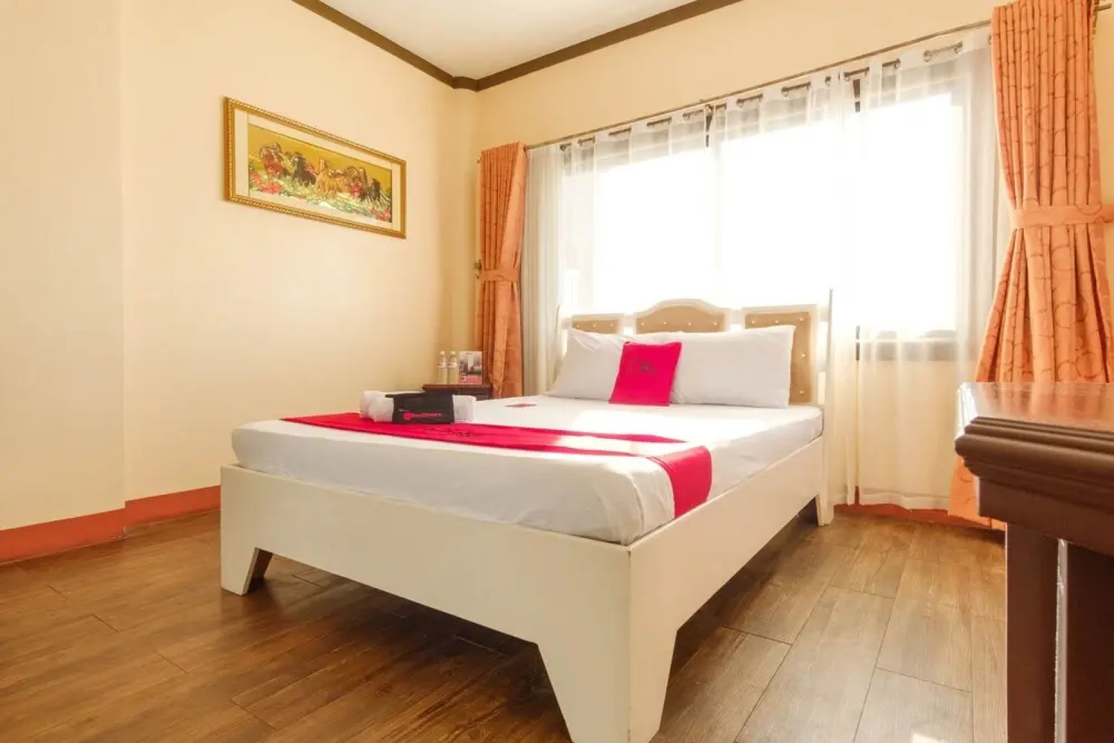 Seaborne Hotel by RedDoorz