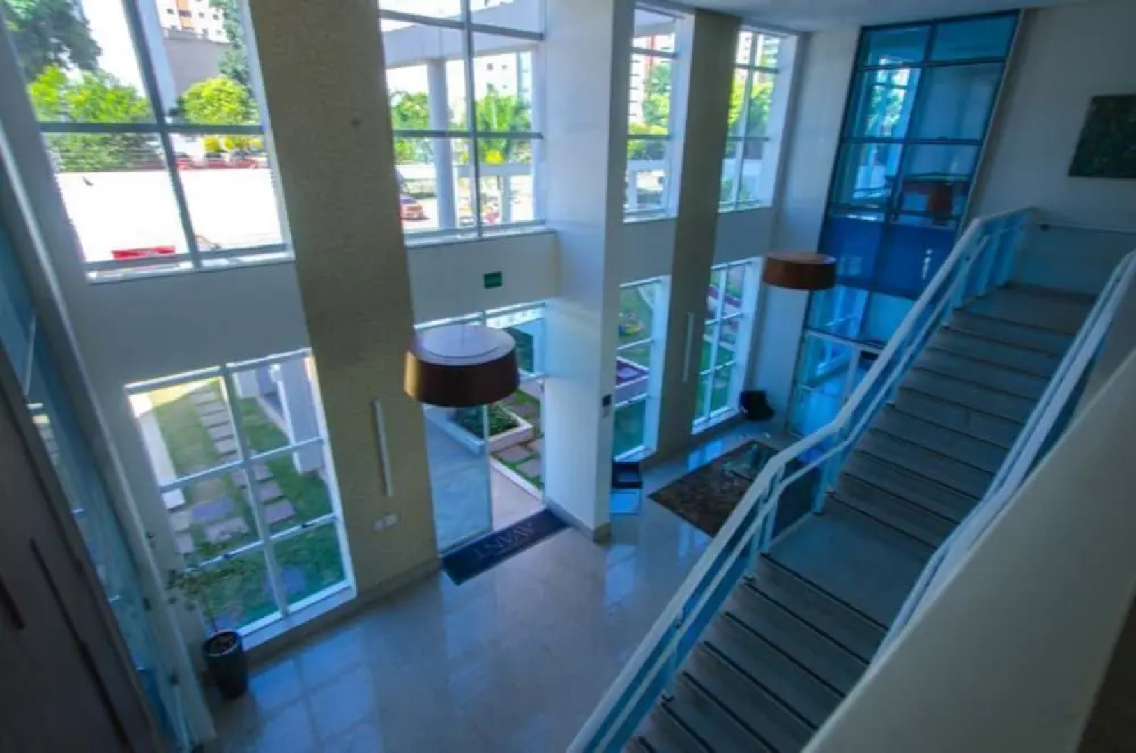 AV110 Completo e perto do metro