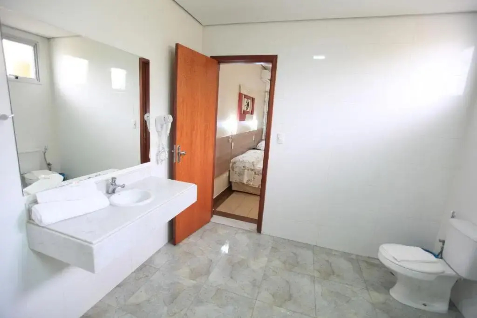 Oly Plaza Hotel