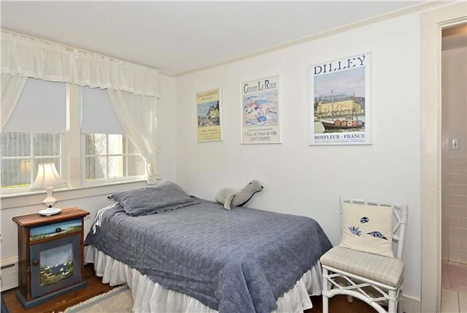 221 Shore Road - Nine Bedroom House