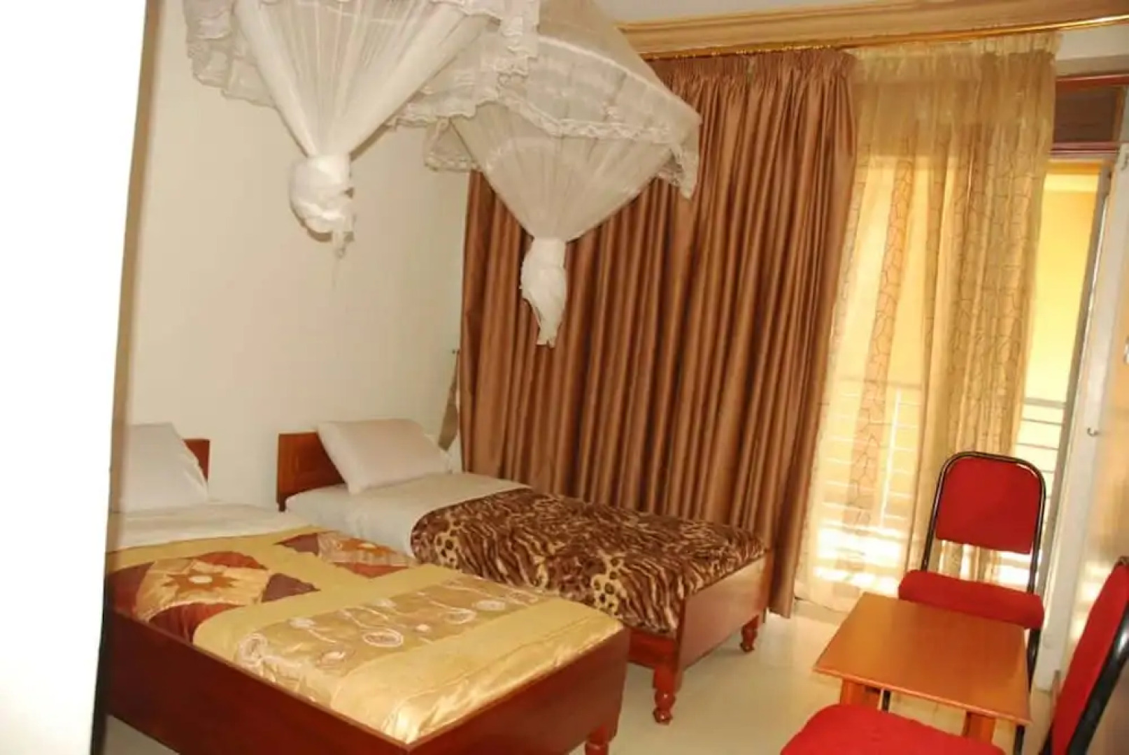 New Palm Royal Hotel