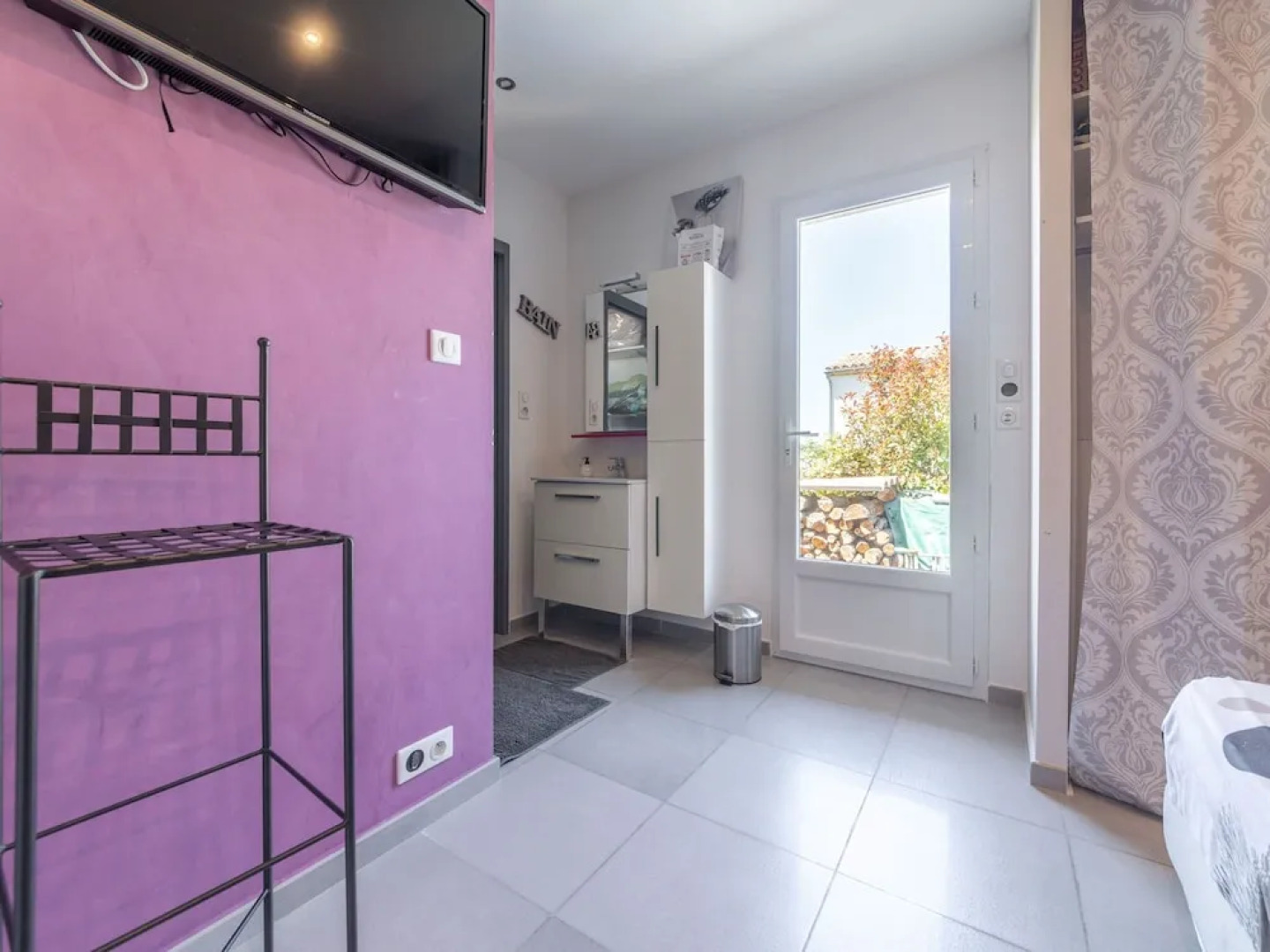 Serene Villa in Saint-Victor-la-Coste with Private Pool