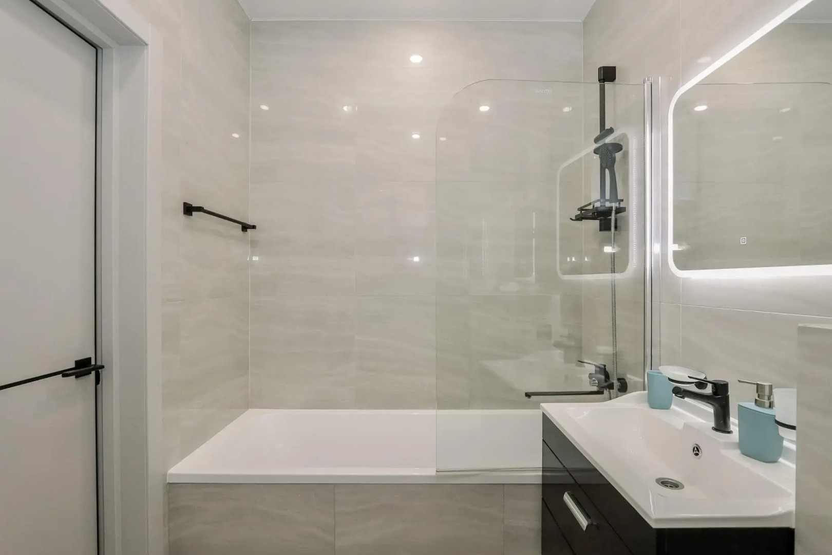 Апартаменты в ЖК Республика на улице Карла Маркса 259