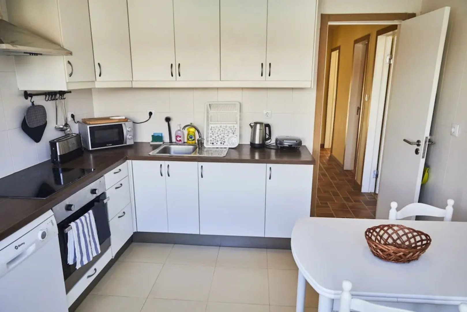 2 Bedroom Apartment Sol de Linda-a-Velha