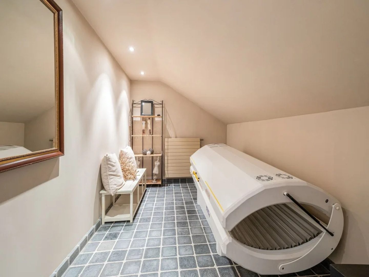 Charming Villa with Sauna in Westende