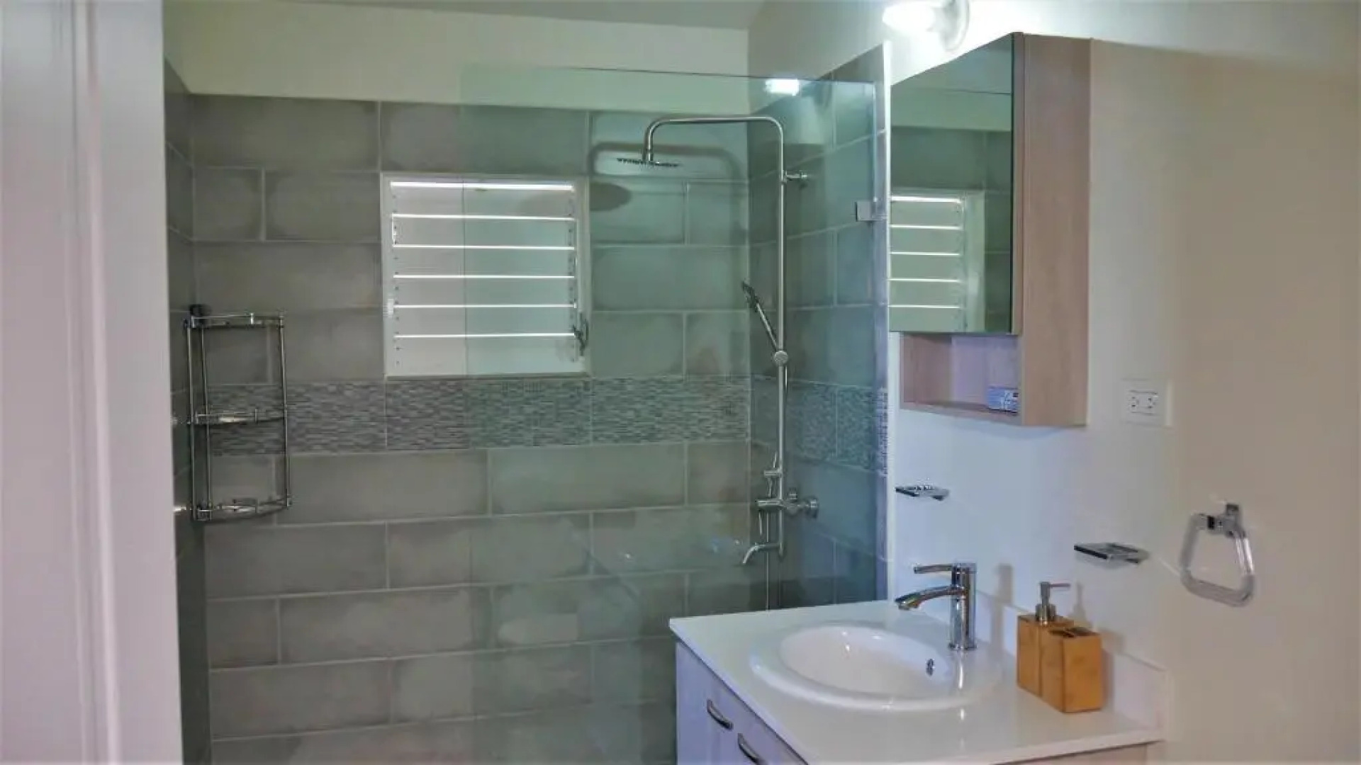 Lux Sea View Camelot Village Discovery Bay