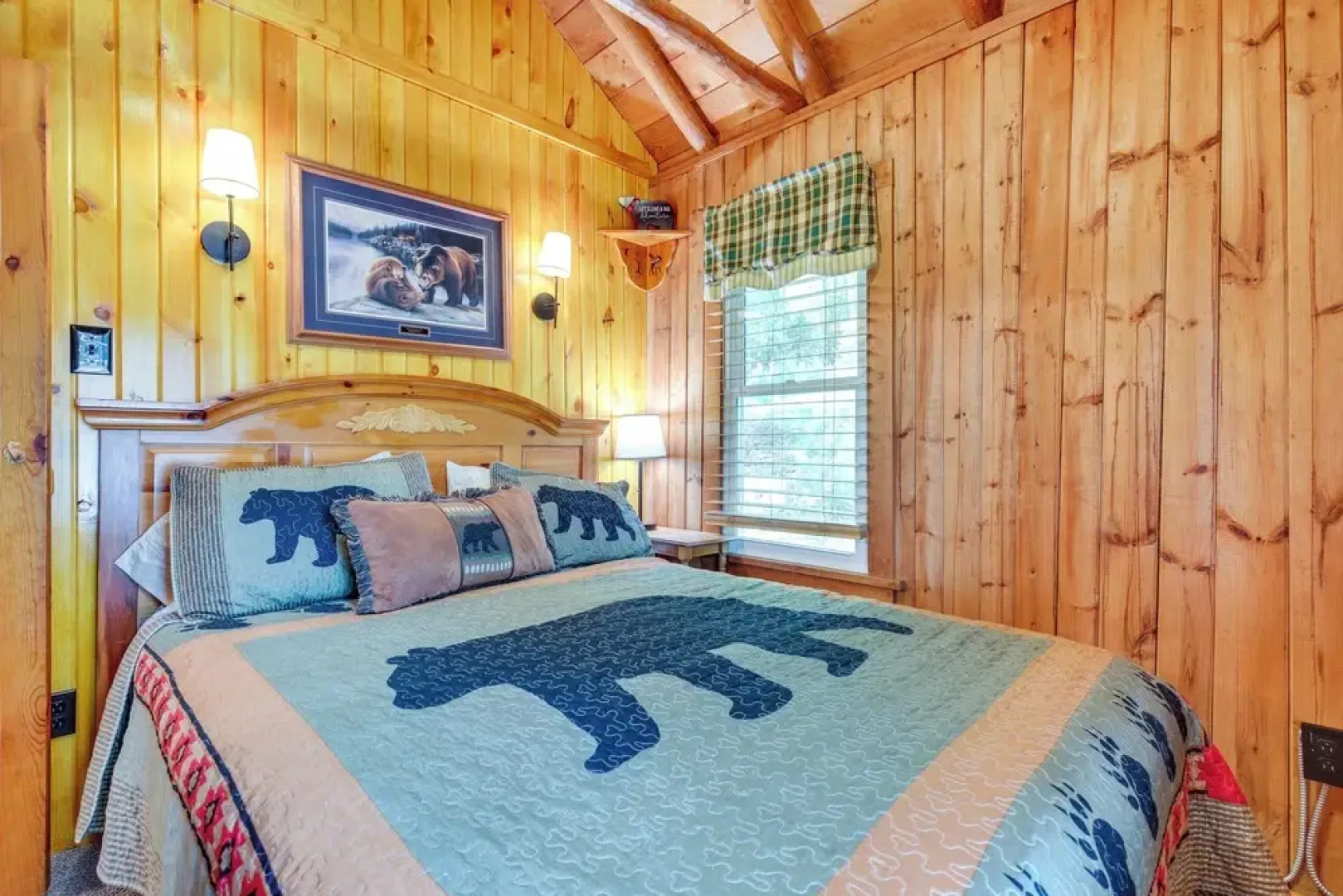Cozy Wisconsin Getaway w/ Dock & Lake Access!