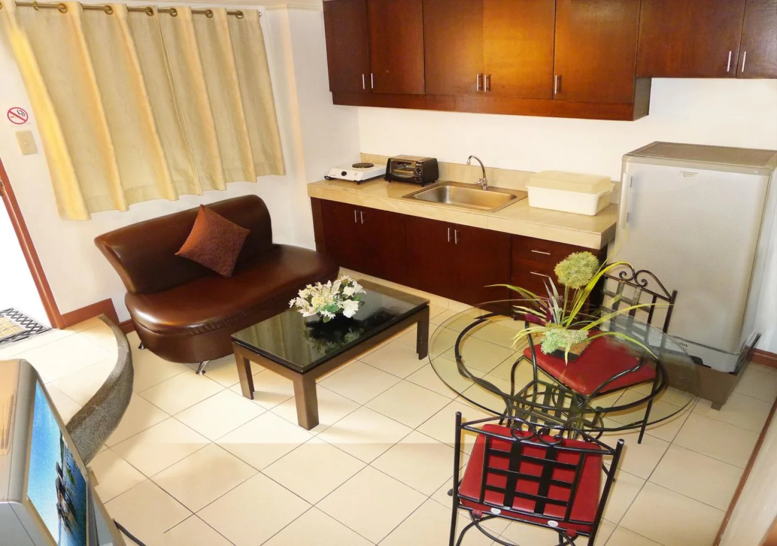 1775 Adriatico Suites