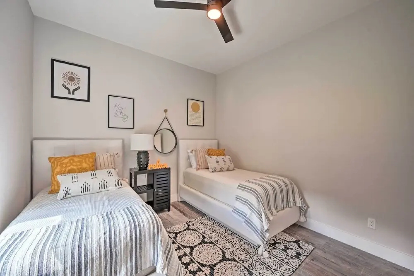 Sand Volleyball Court, Pool & Spa: Naples Gem!