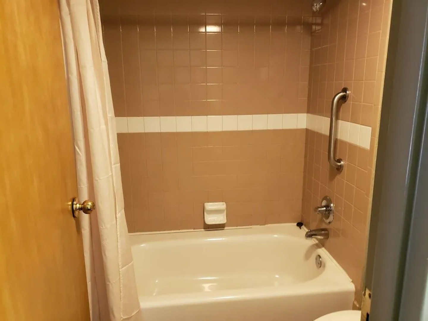 Hotsprings Village Inn