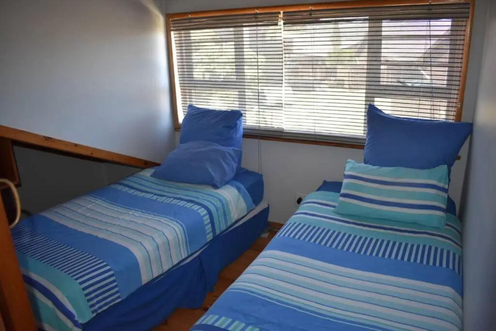 PA Sands Beach House Close to Kowie 9 Sleeper Pool