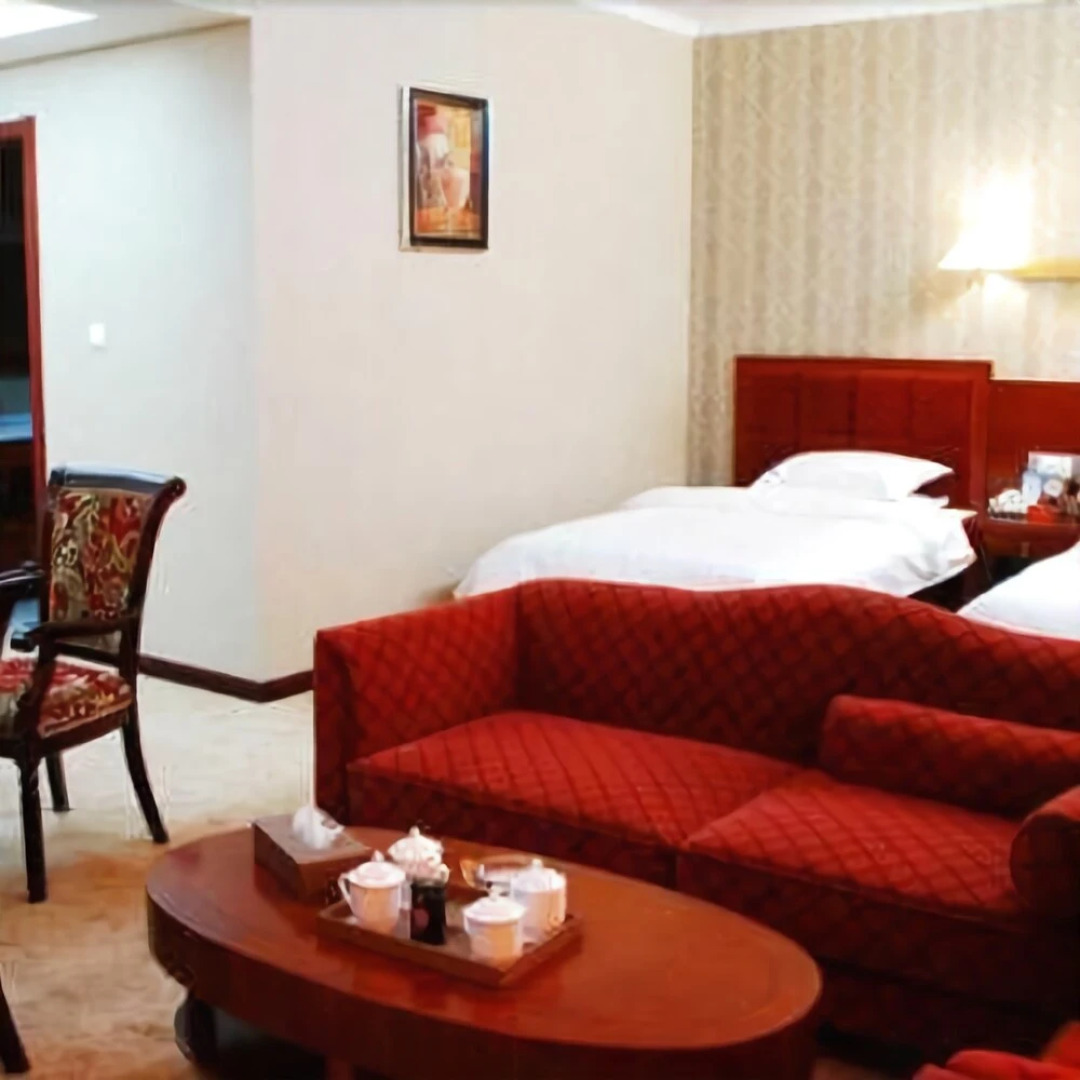 Yijia Mingshi Holiday Hotel