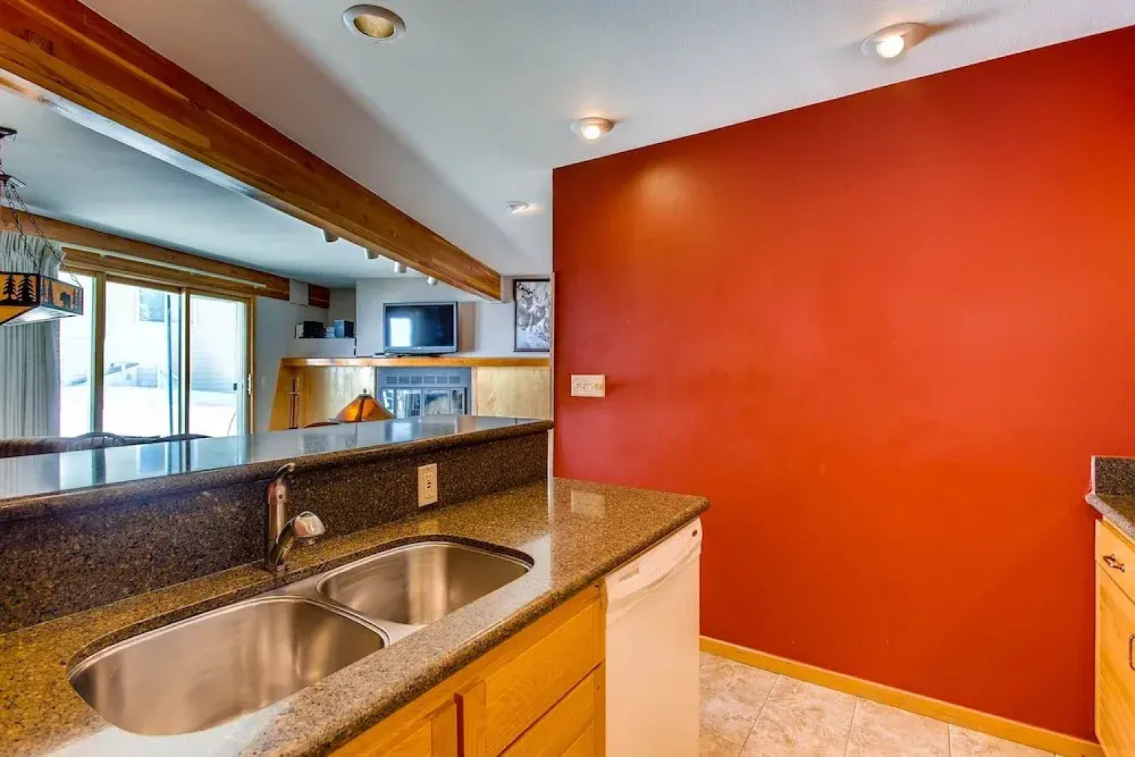 Updated 1 Br - Ski-in/ski-out Access 1 Bedroom Condo - No Cleaning Fee! by RedAwning