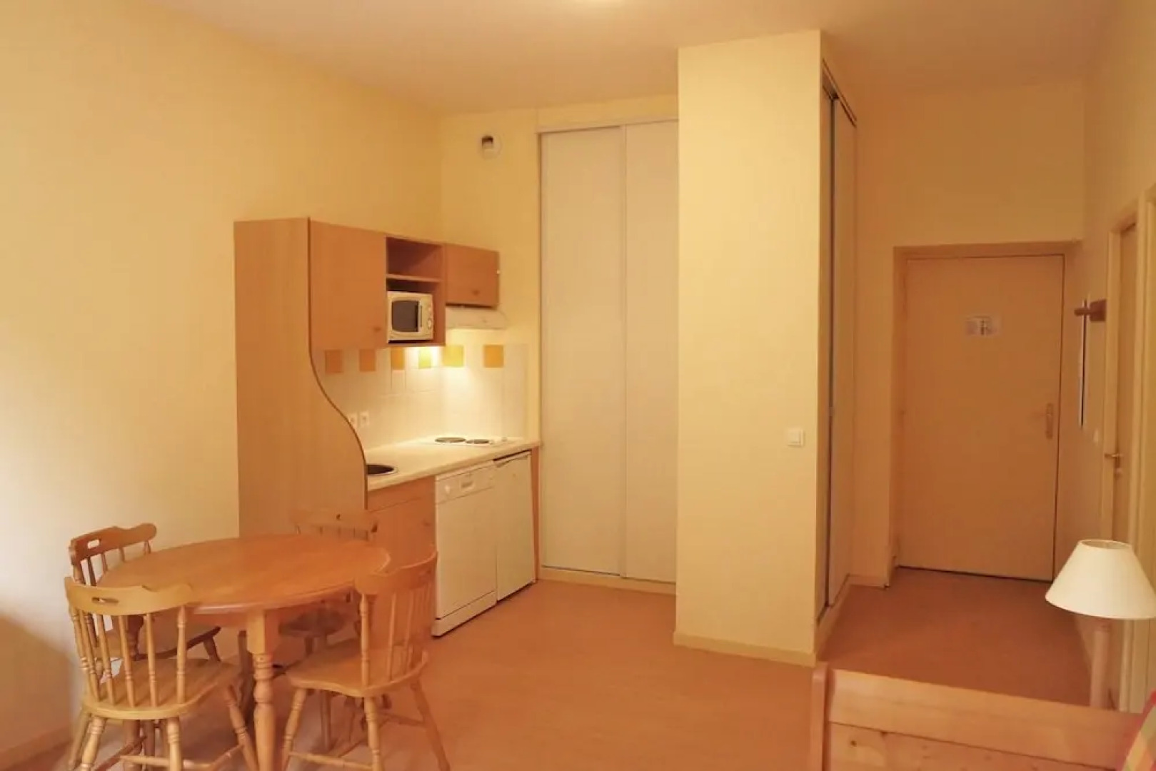 Logement n103 4pers face aux Thermes