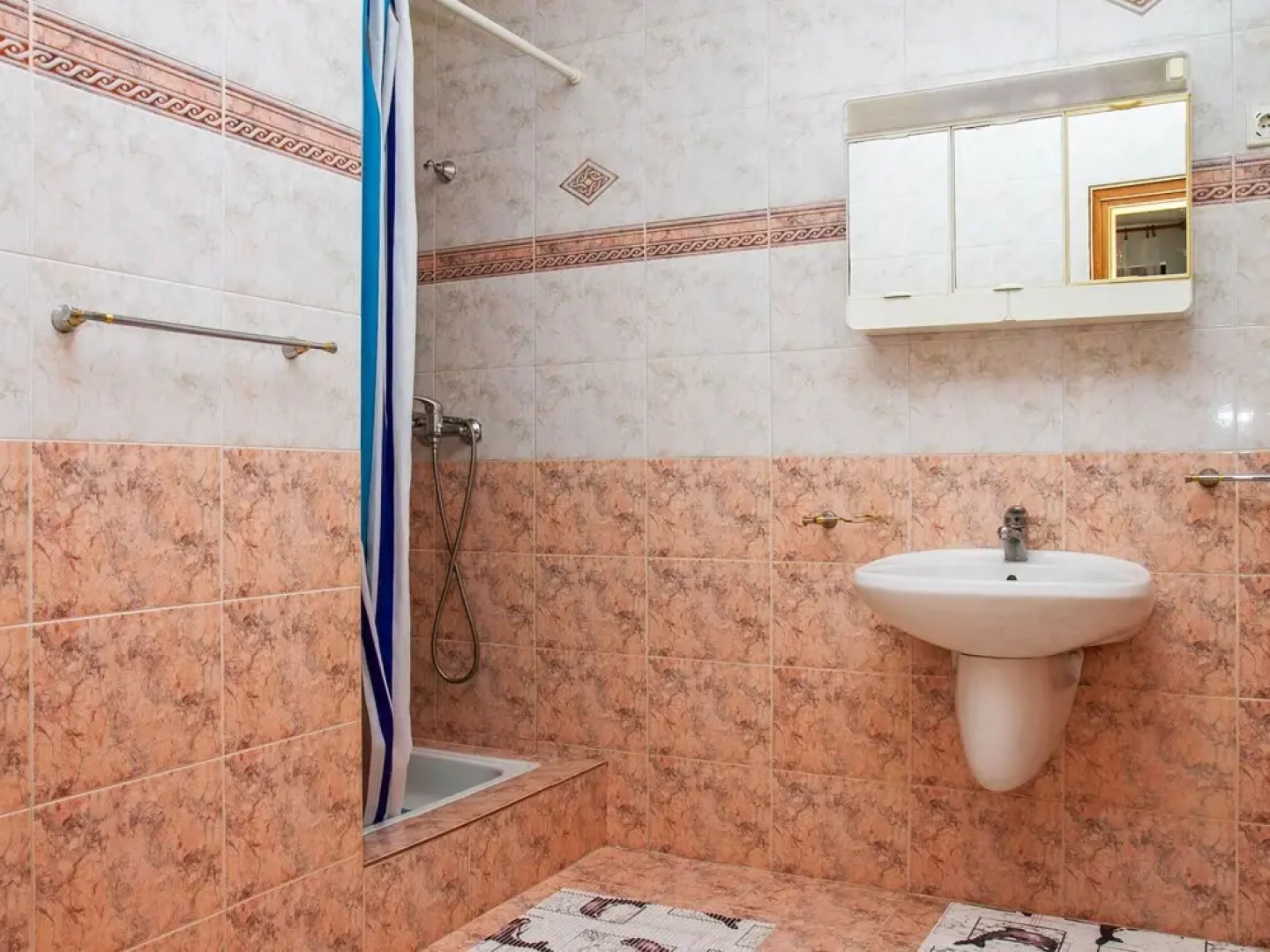 Yellow 2 Balatonm Riaf rd