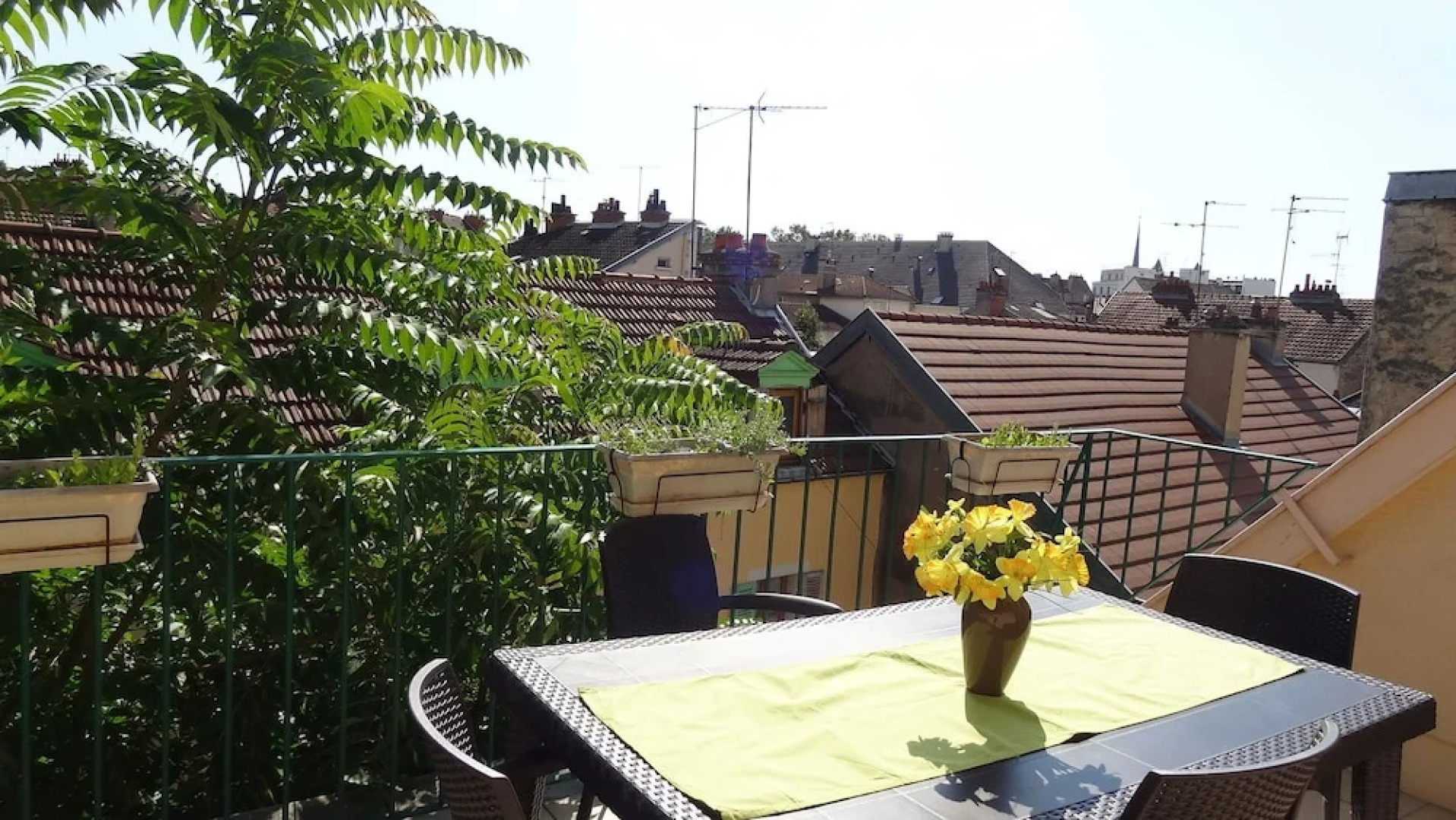 Au Nid Douillet - Sur les Toits