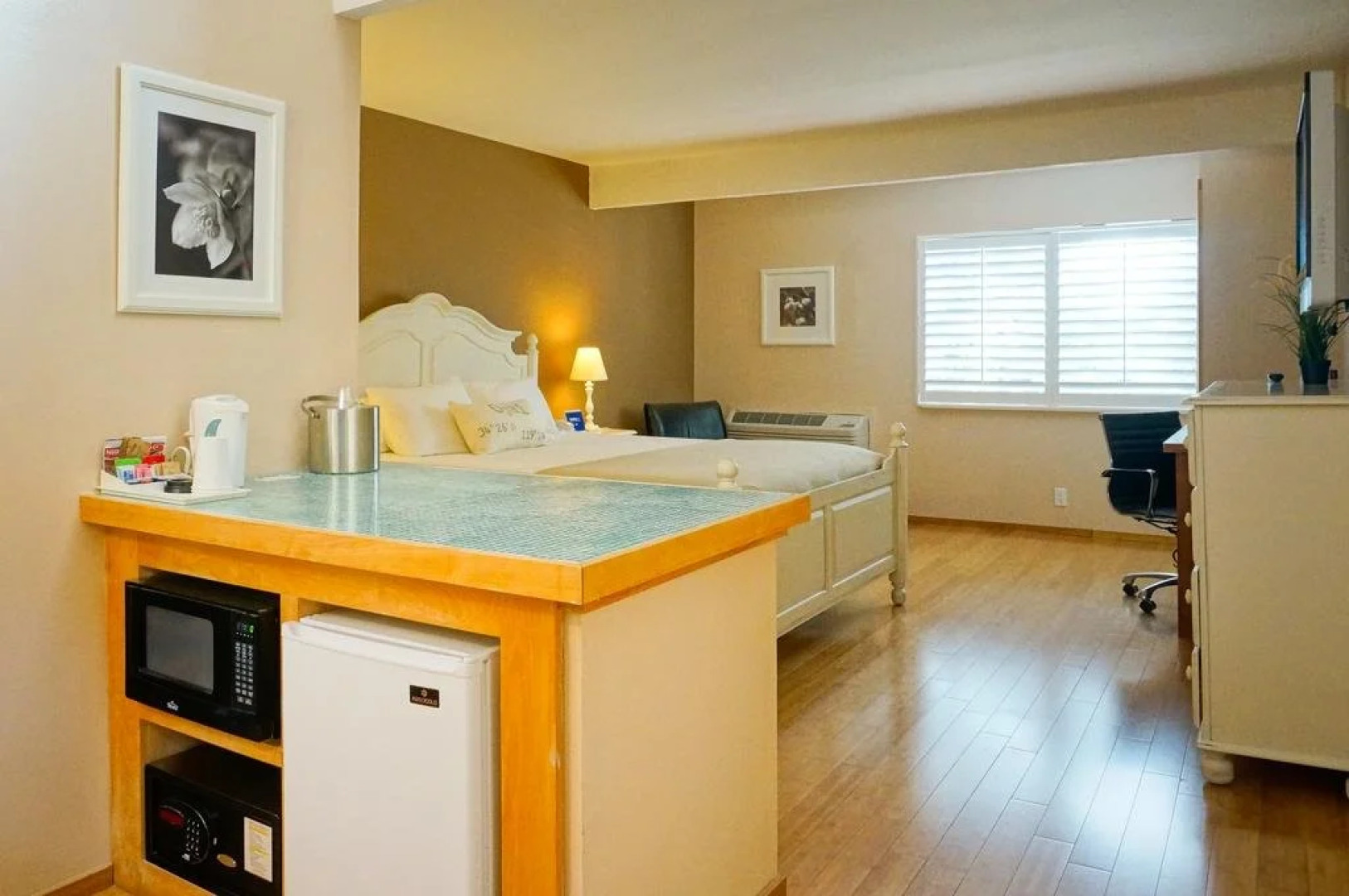 Hummingbird Inn of Ojai