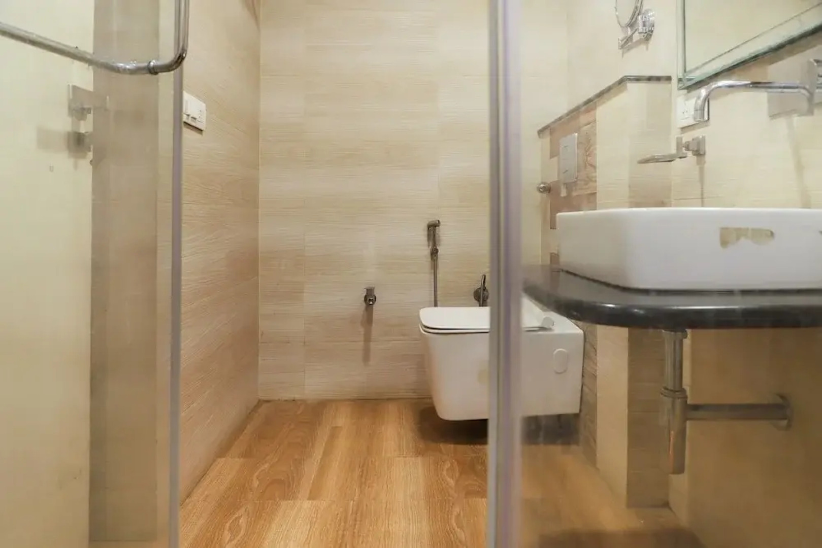 Capital O 48812 Kunwer Palace