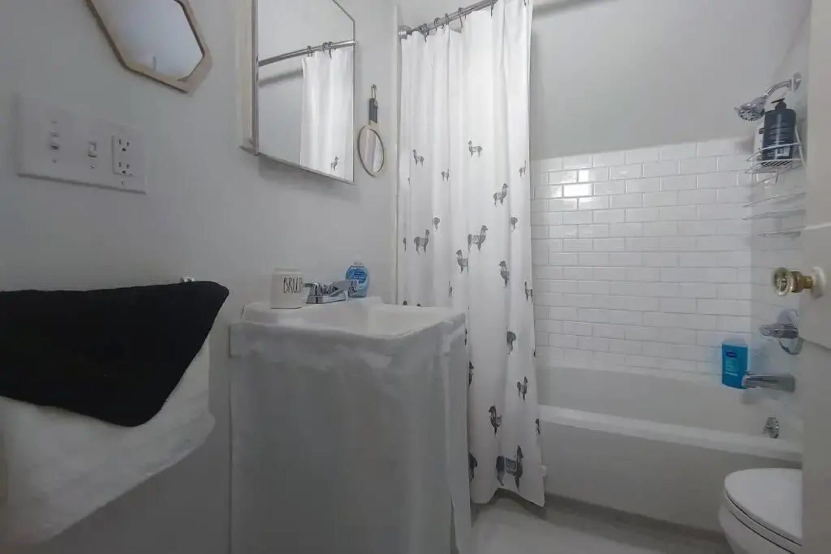 Historic w/deck, king bed & air by Lake Michigan