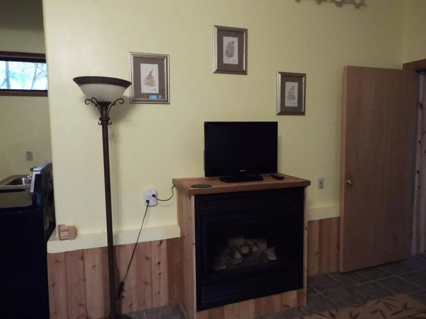 The Guest Cottages @ Volcano Acres Tree House