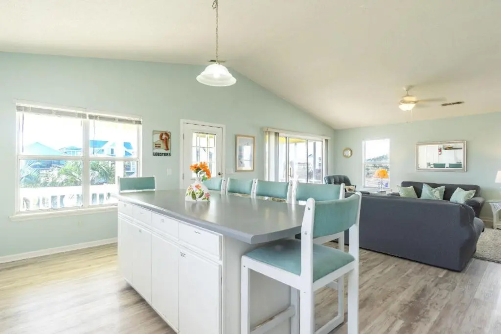 See Otter by Oak Island Accommodations