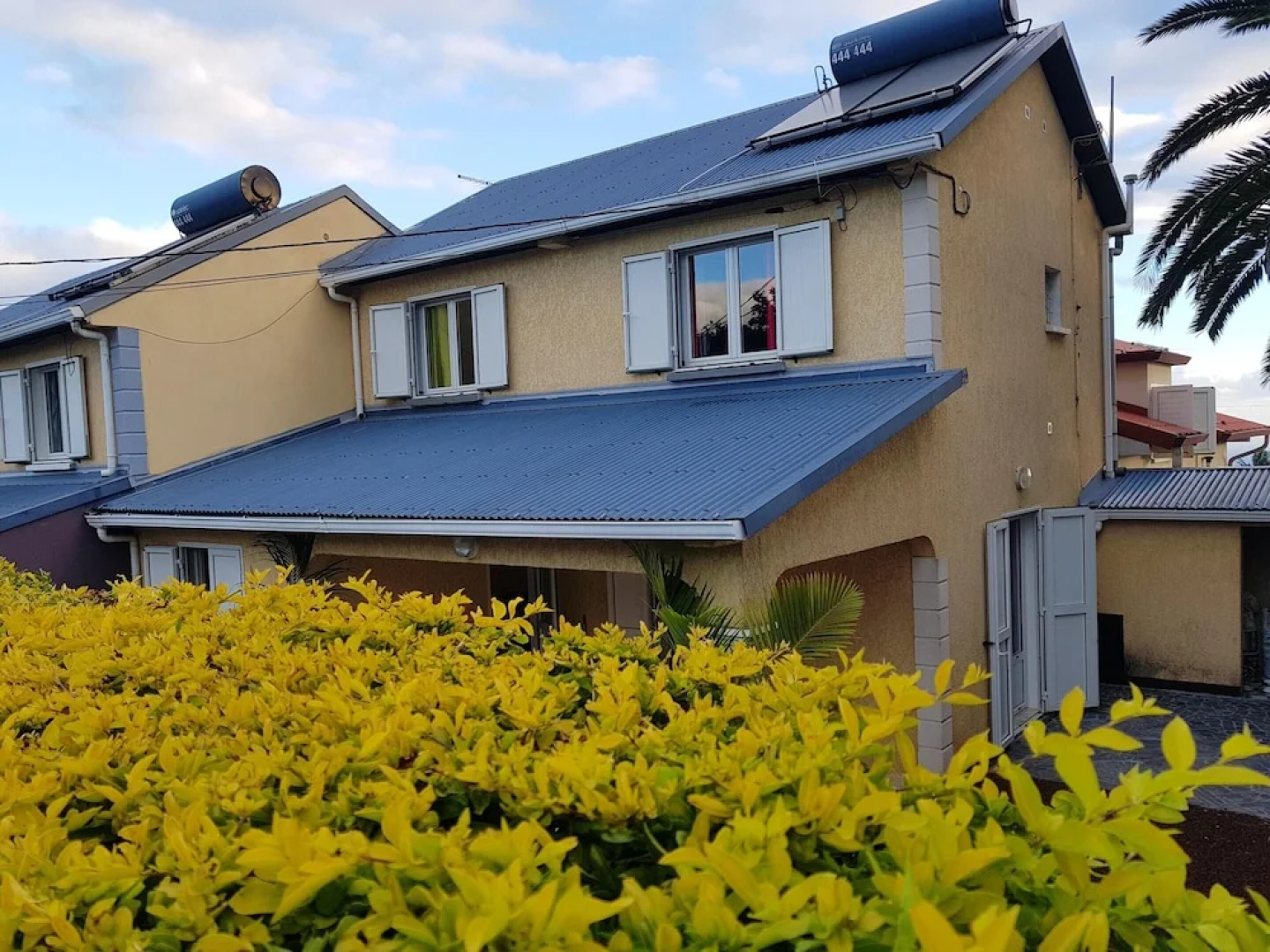 House With 3 Bedrooms in Tampon, With Wonderful Mountain View, Enclose