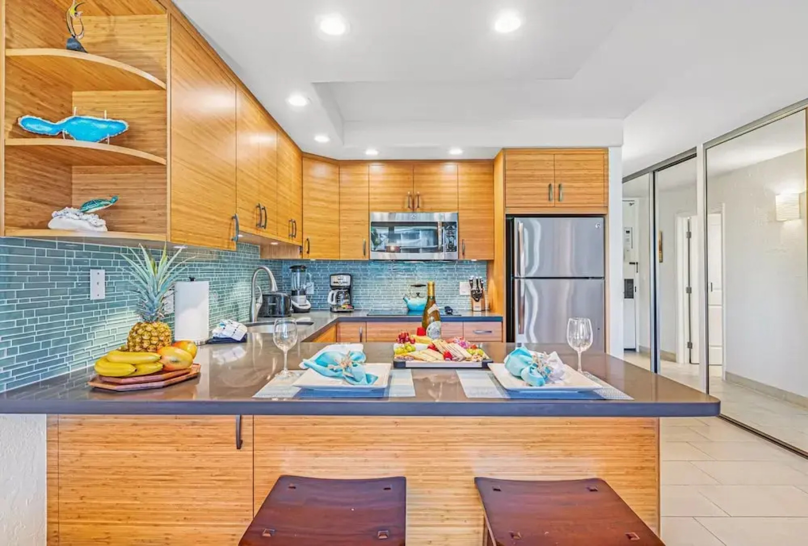 Papakea Oceanview Studio 0 Bedroom Condo by RedAwning