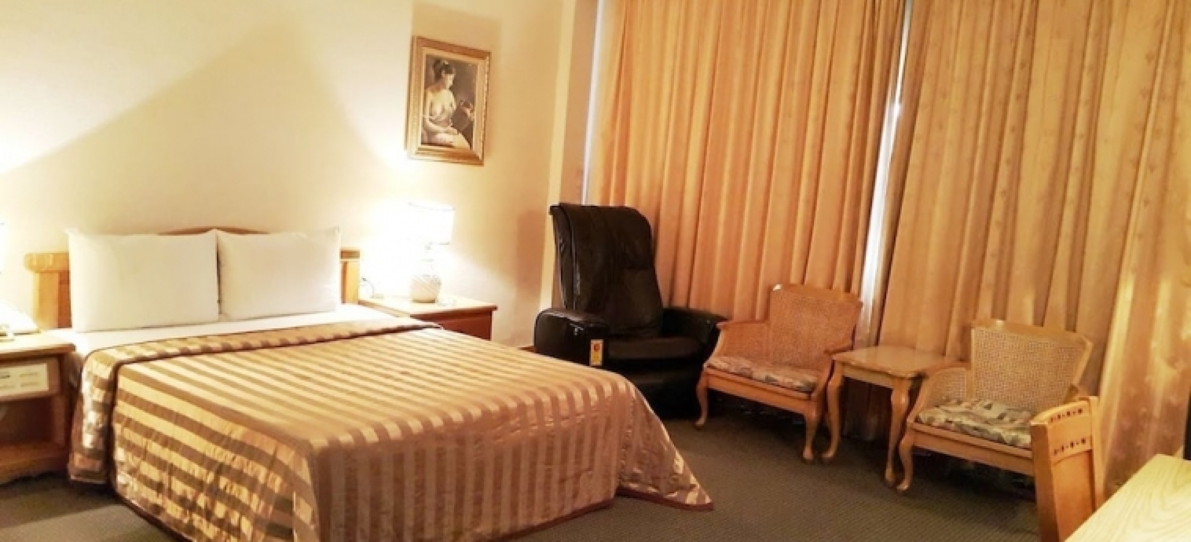 Yifeng Business Motel