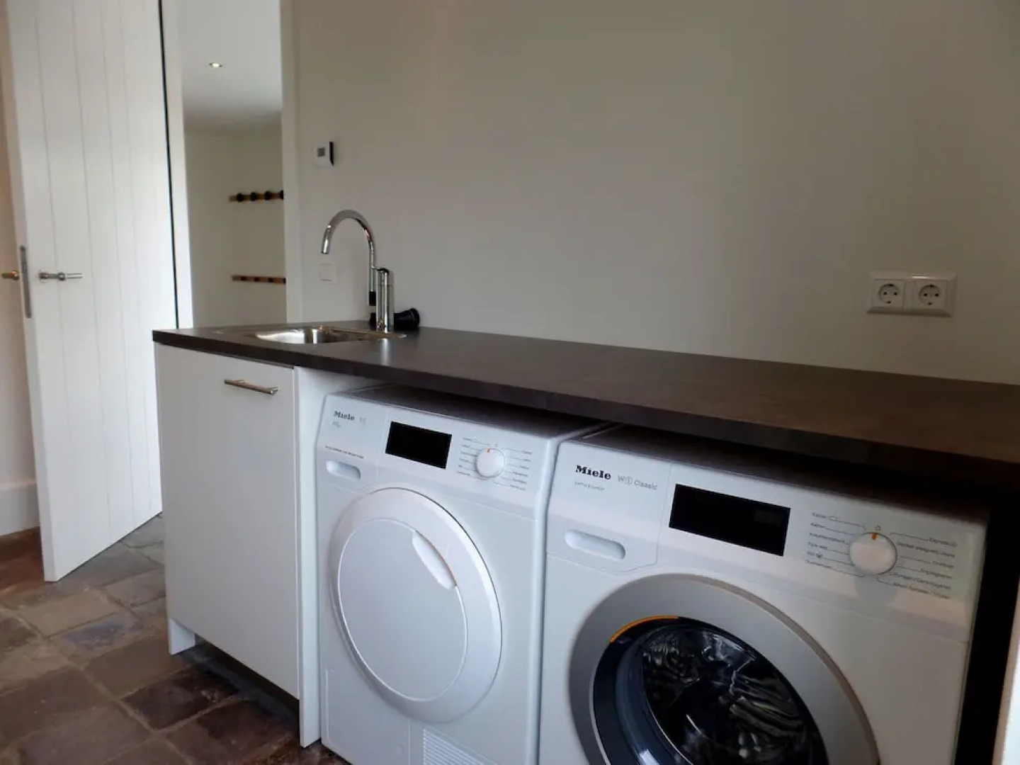 Beautiful Detached 10 Person House Within Walking Distance of the Beach in Ouddorp