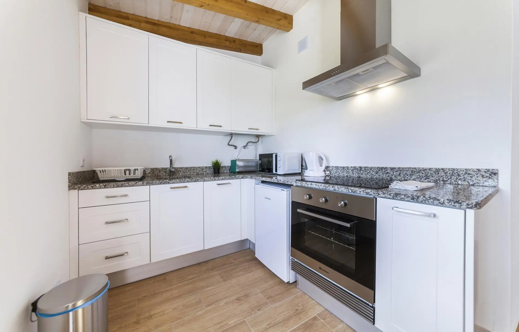 I 4 - 2 Bed Apartment in St. Johns Countryside Getaway