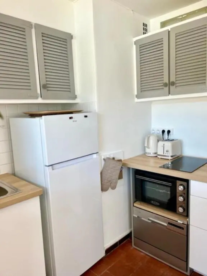 35m with Pool for Couple in Saint Tropez