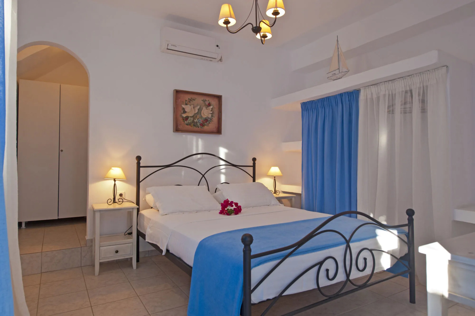 Blue Dolphin Antiparos Villas and Suites