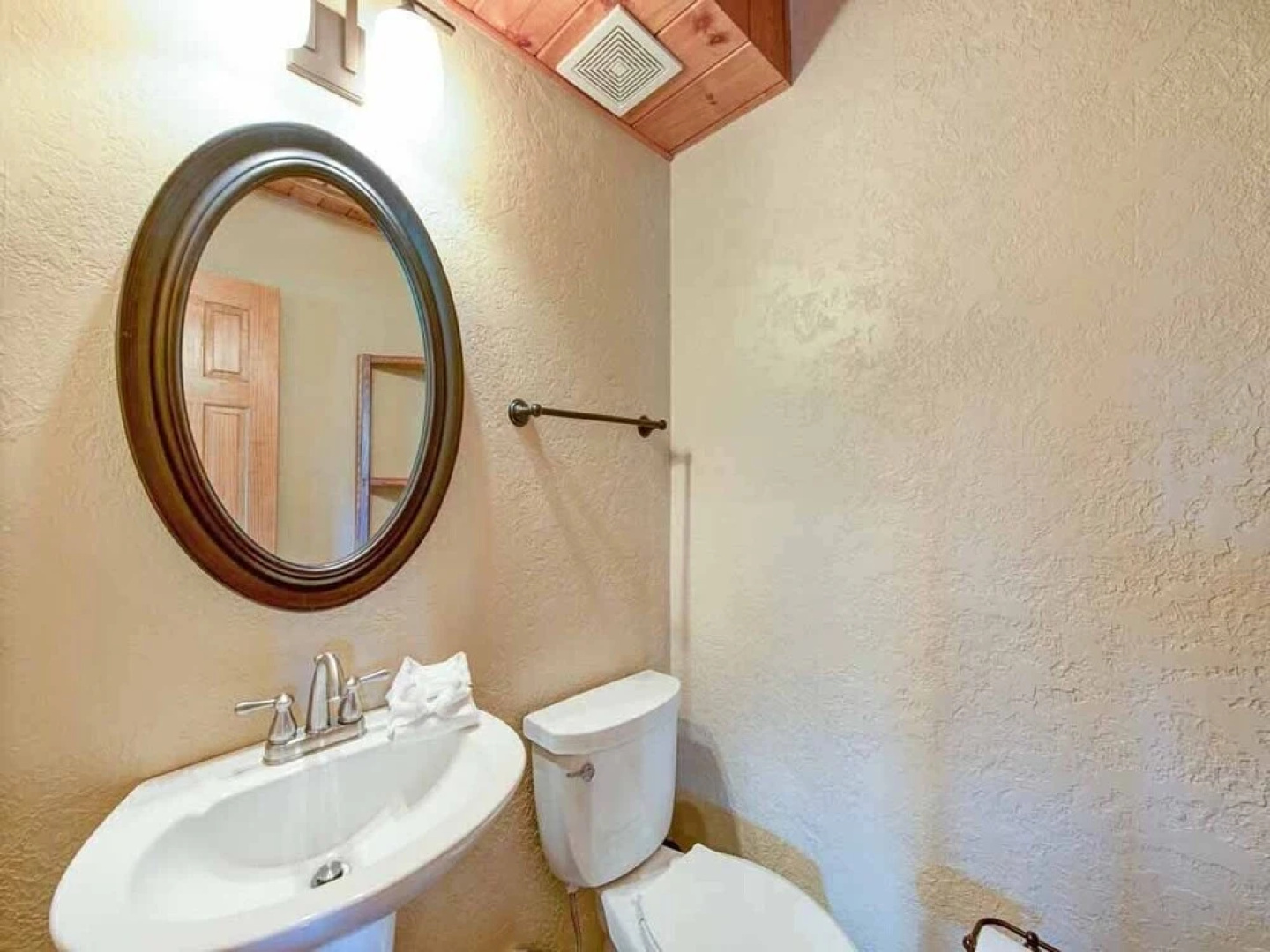 Seneca 1 Bedroom Home with Hot Tub