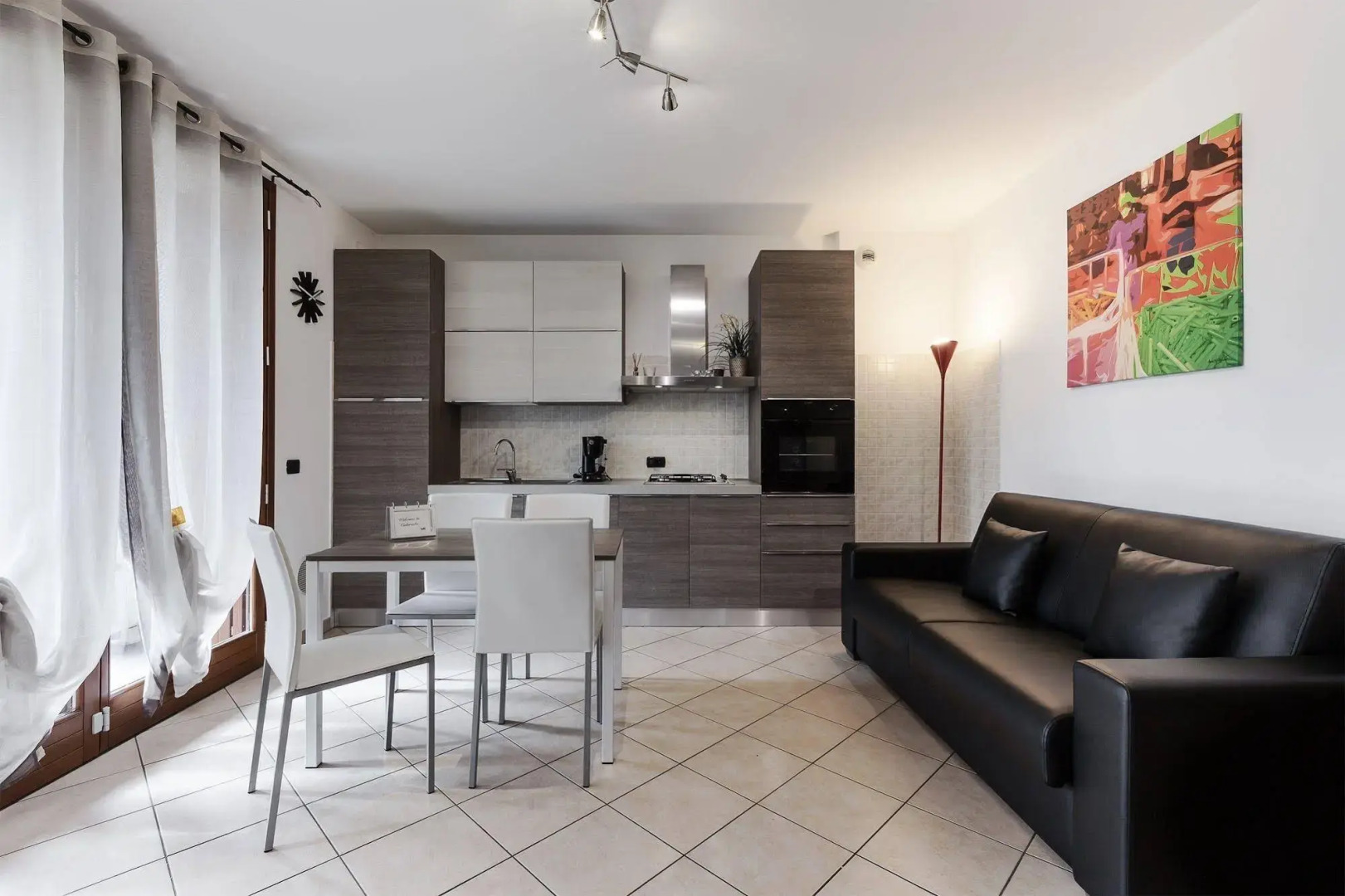 Suitelowcost - Limbiate Studio