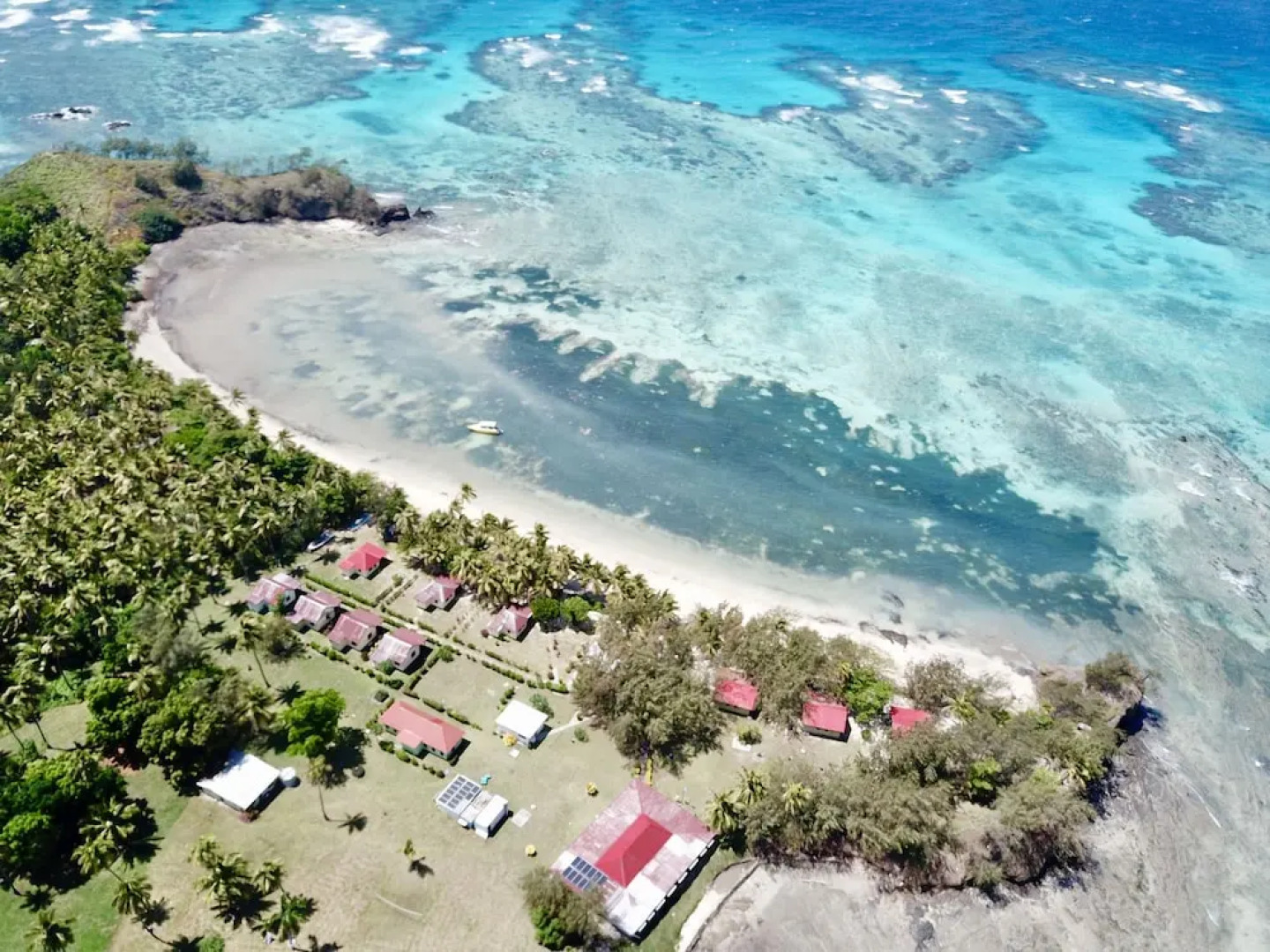 Safe Landing Eco Lodge