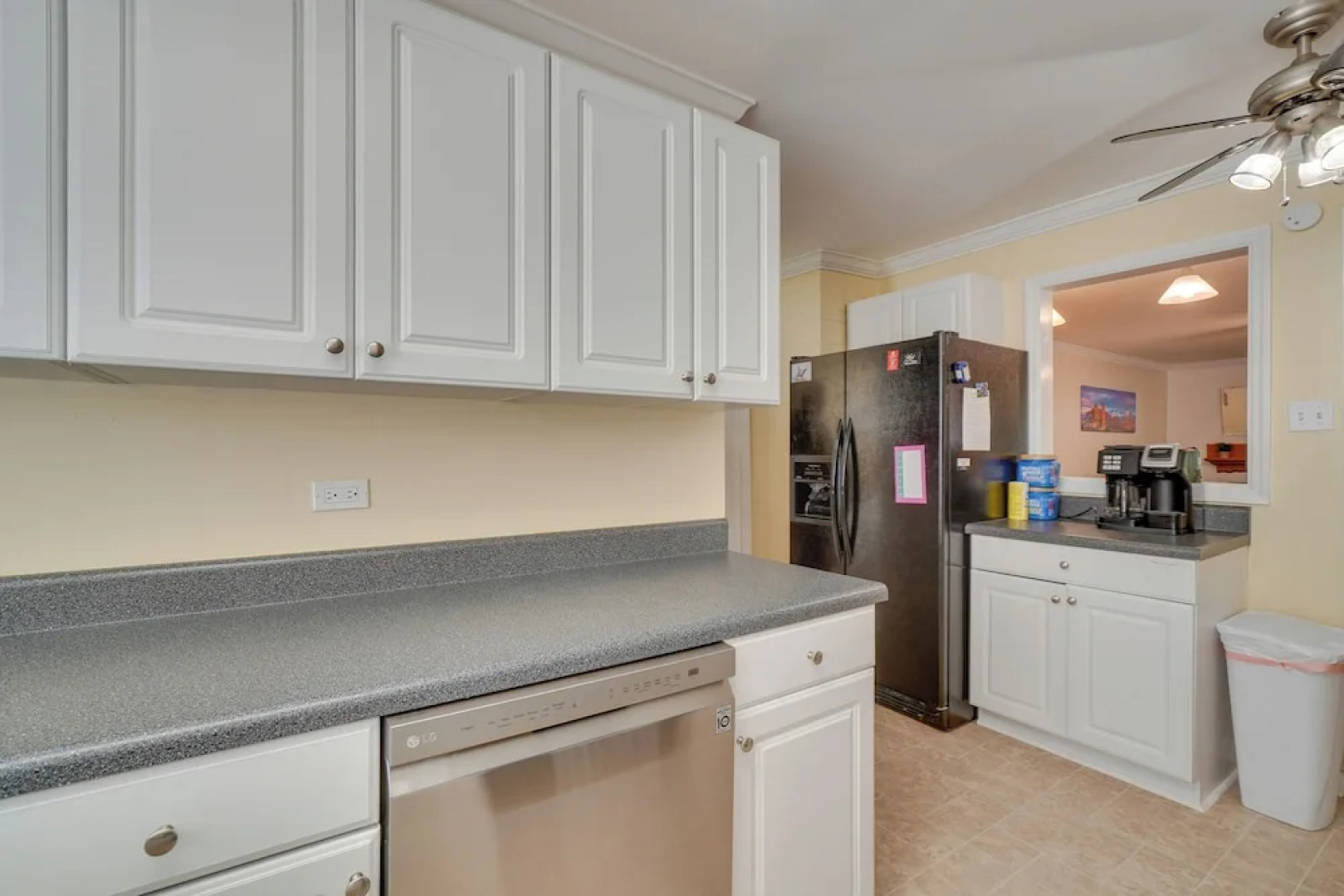 Oak Ridge Retreat w/ Porch < 1 Mi to Downtown