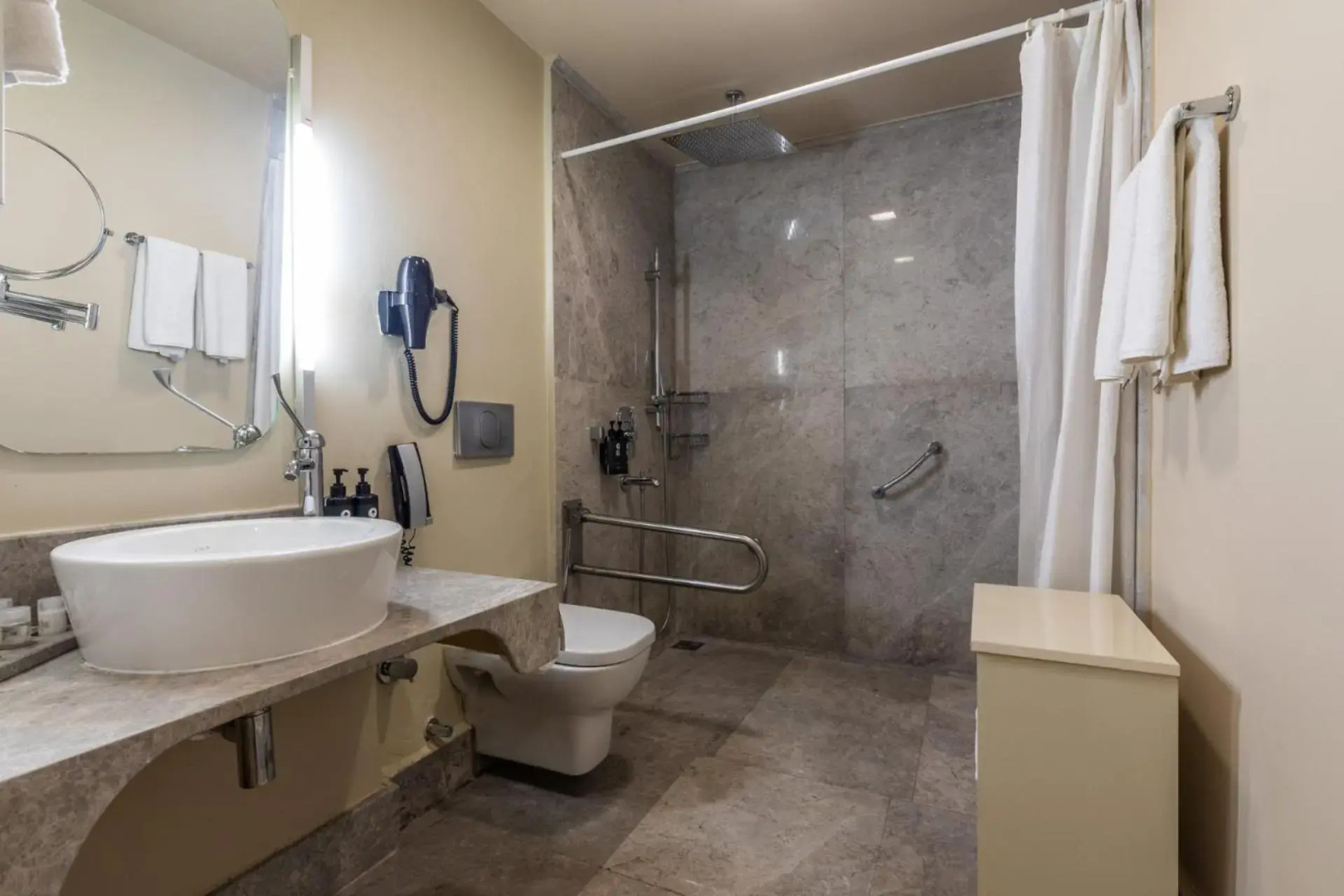 Best Western Plus Lonestar Inn & Suites