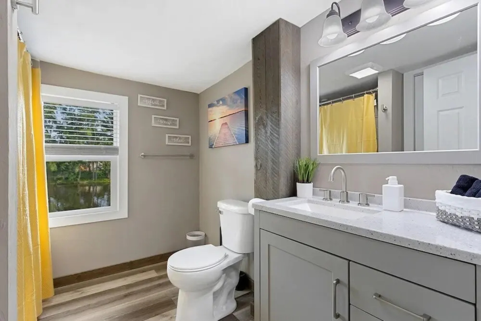 Lazy River Villa - Hottub Fenced Yard Sleeps 11