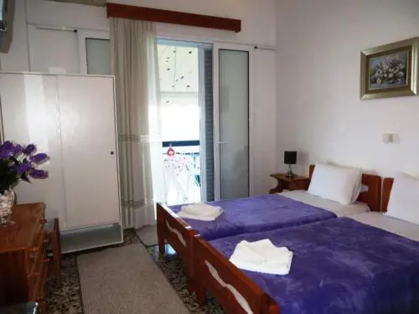 Blue Sky Apartments & Rooms