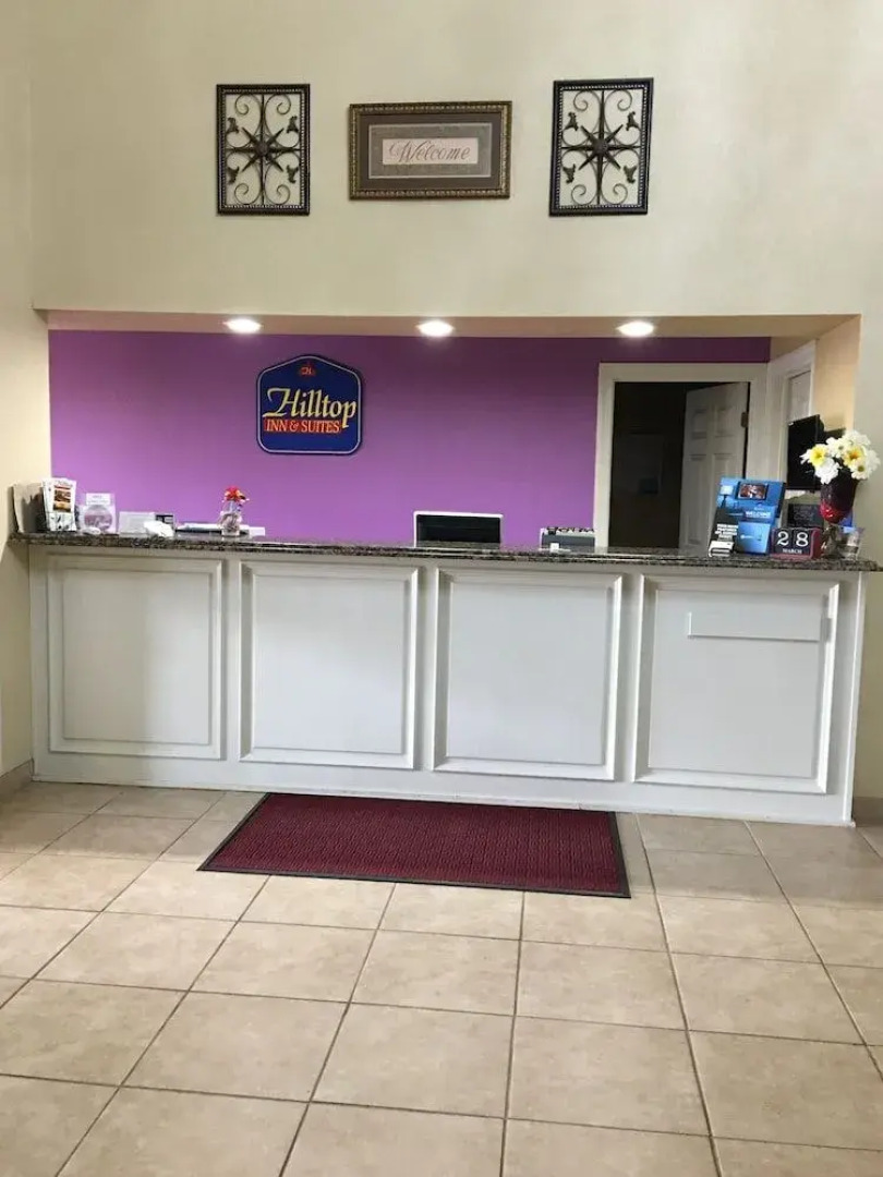 Econo Lodge Inn & Suites