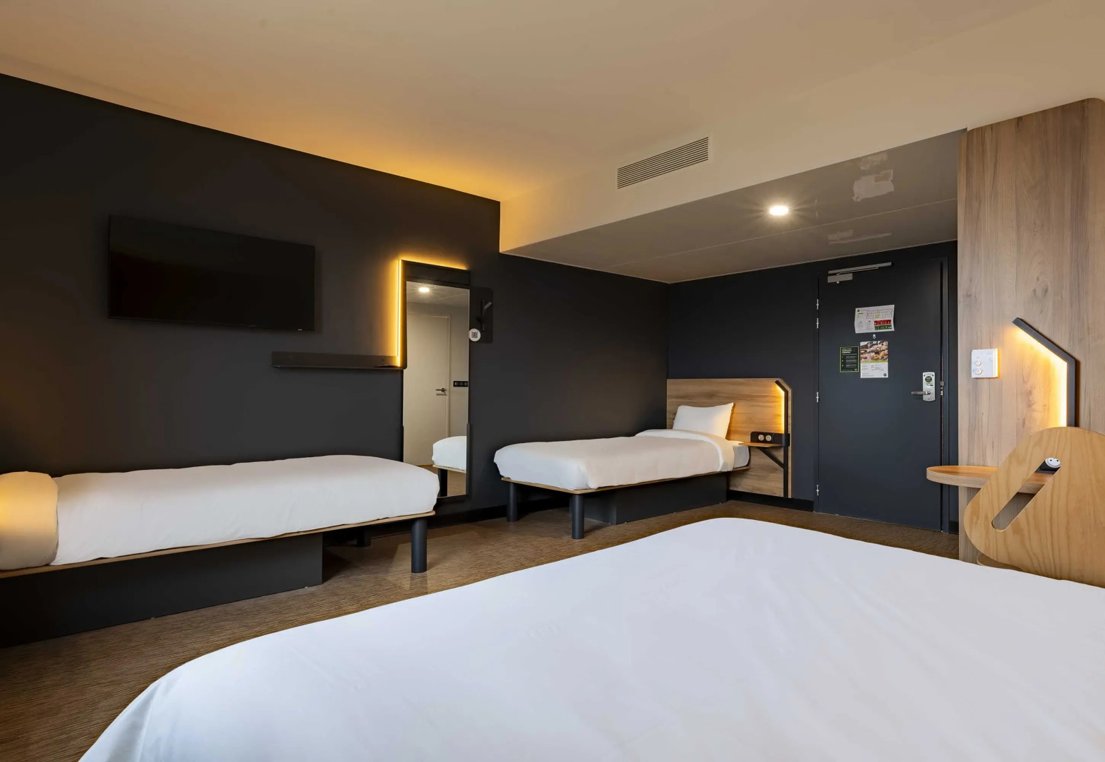 B&B HOTEL Valenciennes Onnaing