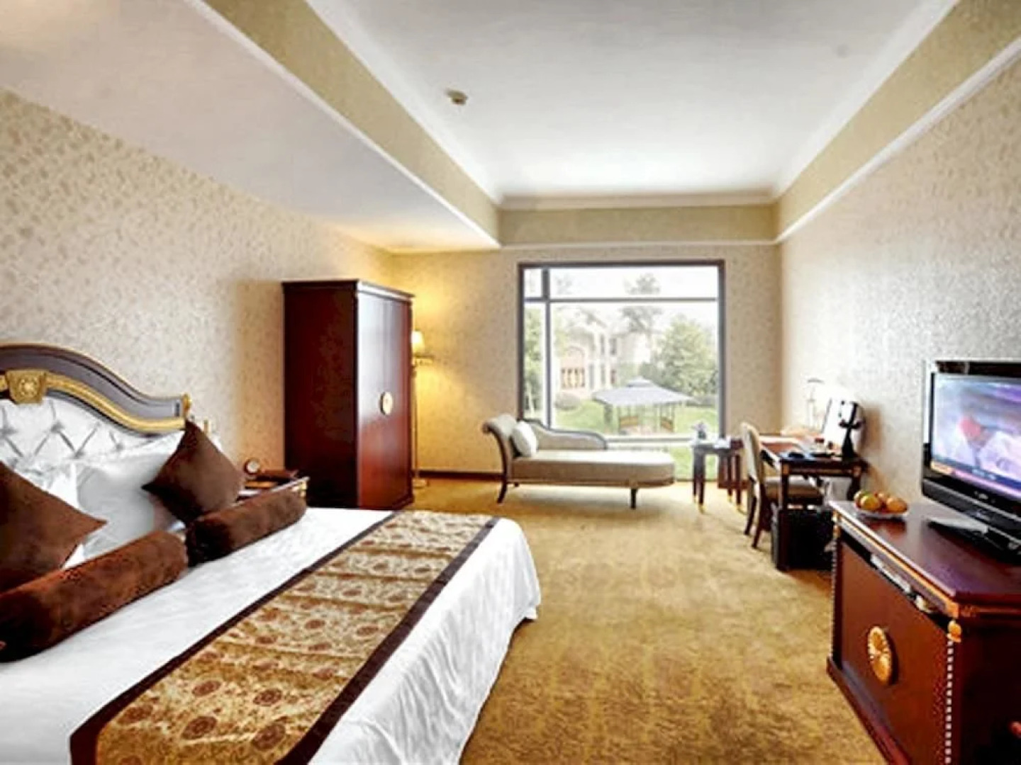 Pacific International Hotel