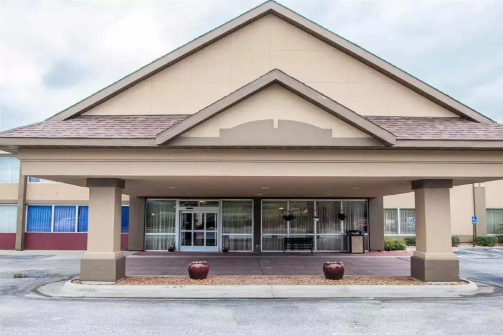 Suburban Studios Fort Dodge